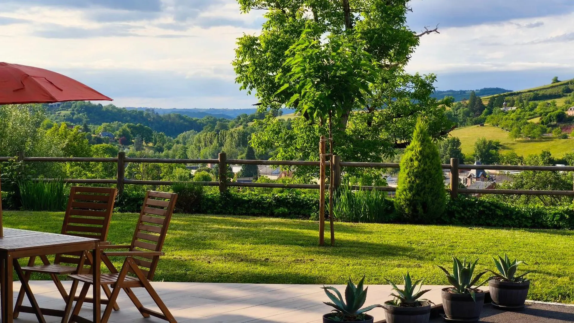 A Mi-Chemin Appartement Marcillac-Vallon